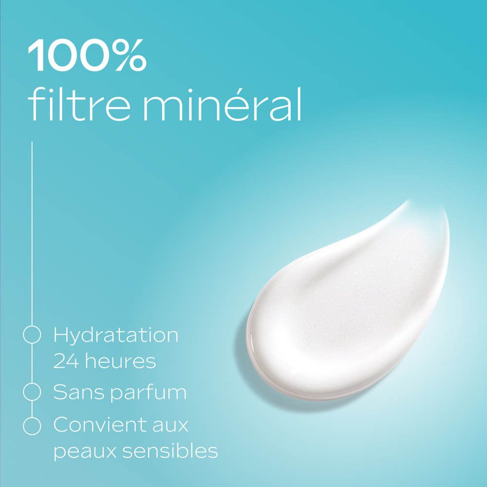 Produit sur fond bleu. Texte : 100% filtre minéral. Hydratation 24 heures.