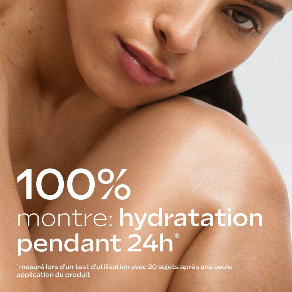 Visage d'une femme. Texte: 100% montre: hydratation pendant 24h.