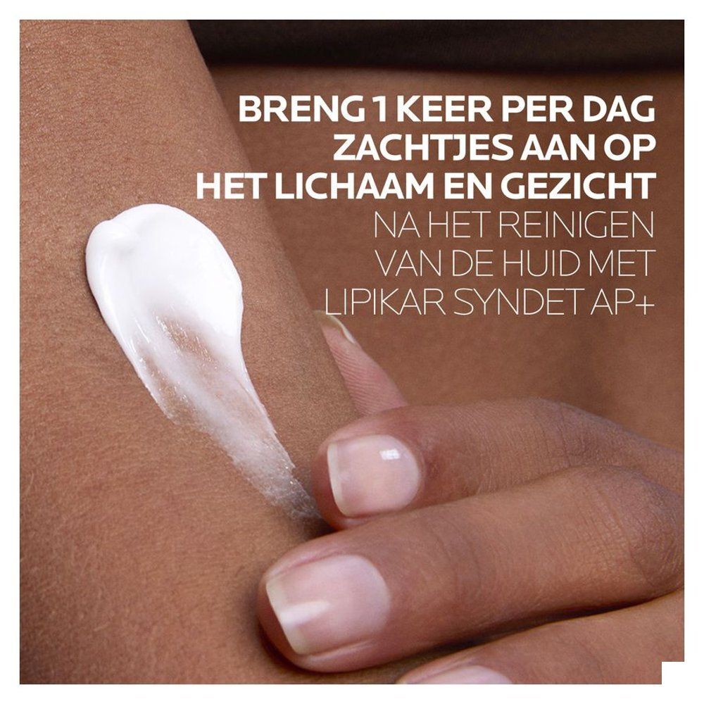 Twee producten naast elkaar. Links: Lipikar Syndet AP+. Rechts: Lipikar Baume AP+M. Logo's en tekst.