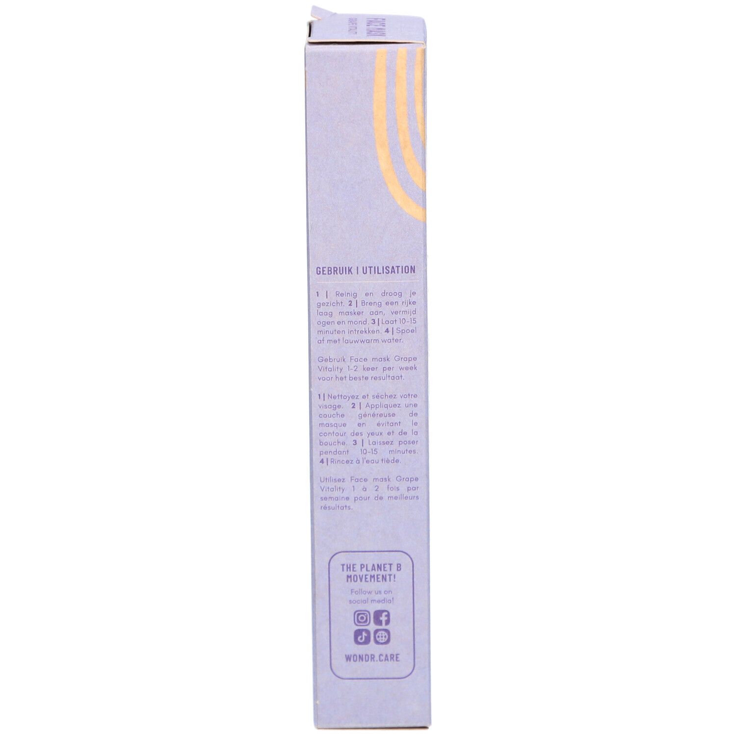 Achterkant van de doos. Tekst: GEBRUIK I UTILISATION. Bevat instructies. Social media iconen.