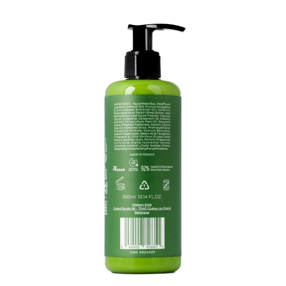 Dos du flacon vert. Ingrédients, logos et code-barres. Inscription: Maison Éole, 300ml.