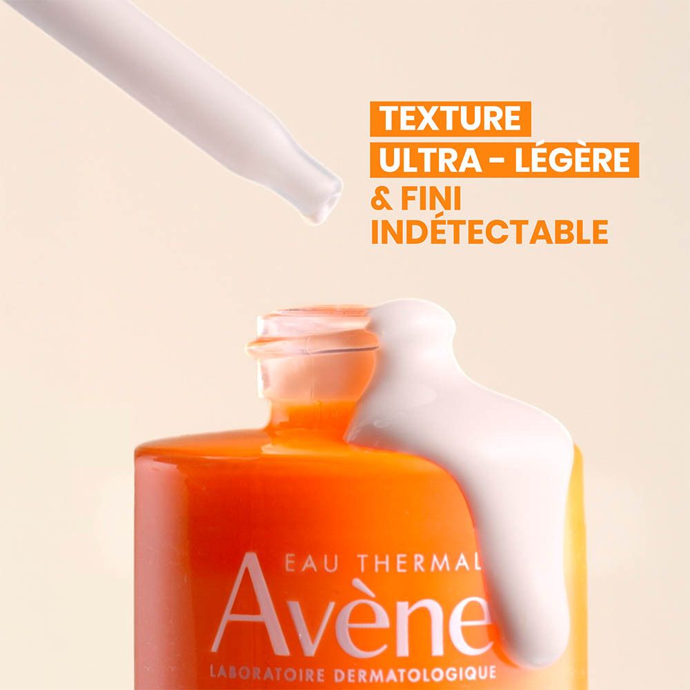 Flacon avec pipette. Marque et nom visibles. SPF50+.