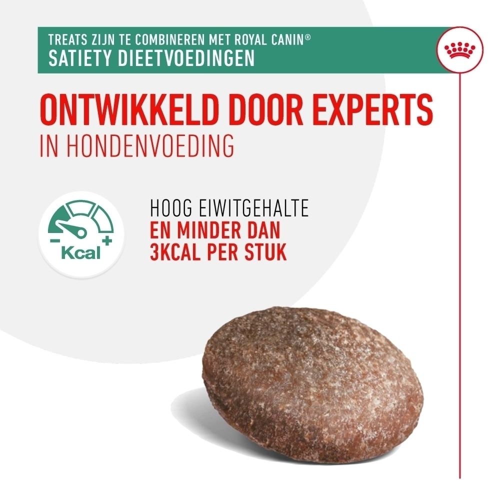 Een enkele, ovale hondenlekkernij met een bruine, korrelige textuur. Daarnaast een icoon voor calorieën en tekst die wijst op een hoog eiwitgehalte en minder dan 3 kcal per stuk.