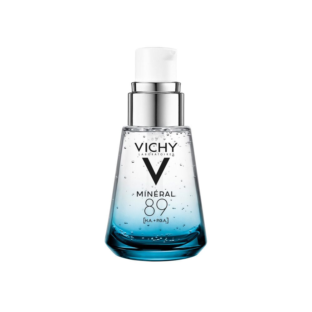 Vichy Minéral 89 serum. Blauwe glazen fles met pomp. Vichy-logo en productnaam zichtbaar.