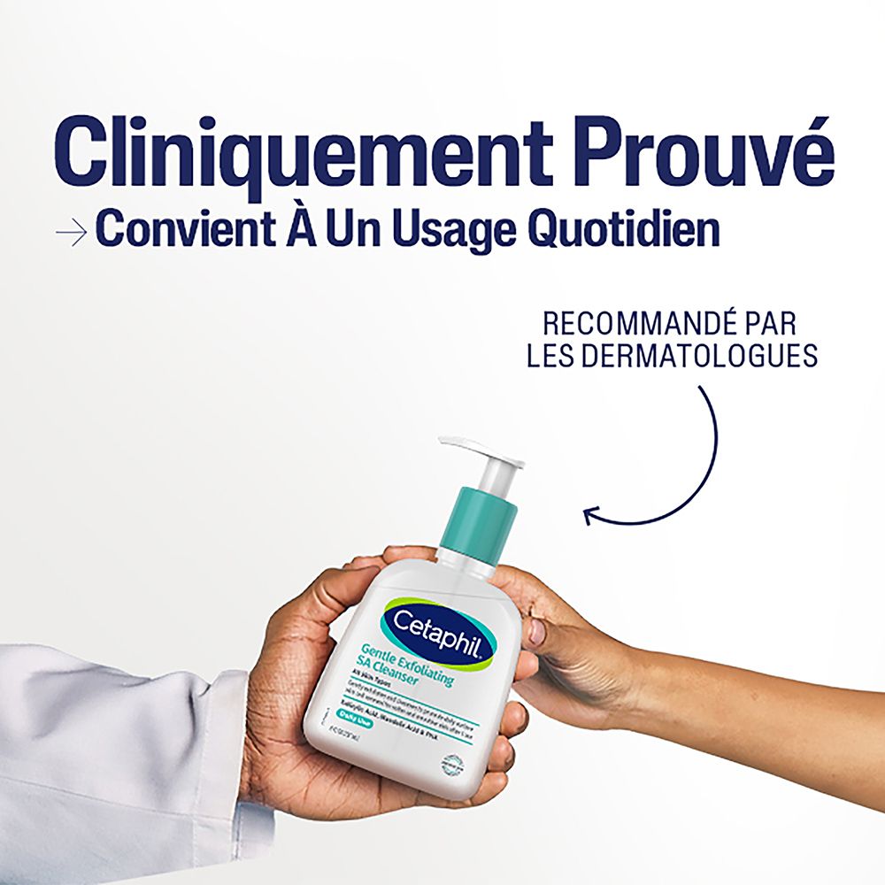 Mains tenant flacon Cetaphil®. Texte: Cliniquement prouvé, usage quotidien.
