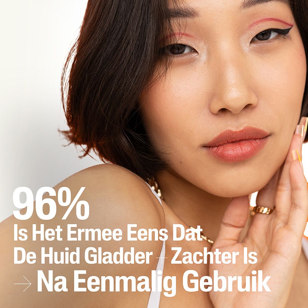 Vrouw met make-up. Tekst: 96% is het ermee eens dat de huid gladder en zachter is na eenmalig gebruik.