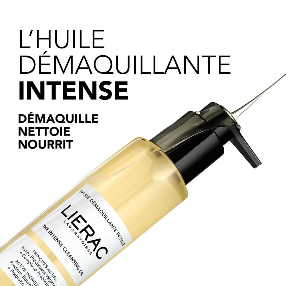 Gros plan du flacon. Inscription: LIERAC, THE INTENSE CLEANSING OIL. Texte: DÉMAQUILLE, NETTOIE, NOURRIT.