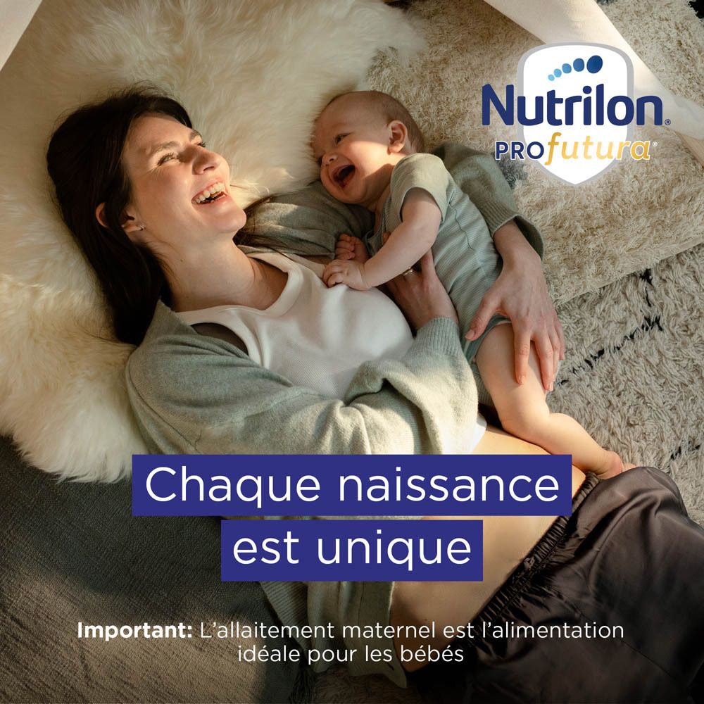 Mère et bébé allongés sur une couverture. Texte : Chaque naissance est unique.