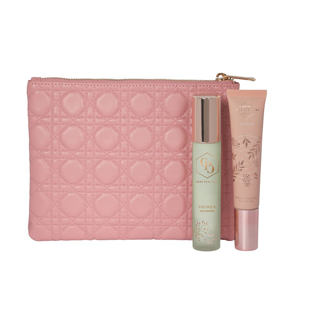 Roze tas met primer en getinte crème. Gouden rits. Producten staan.
