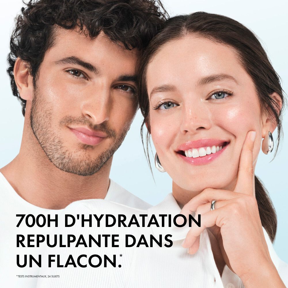 Homme et femme. Texte : 700h hydratation repulpante dans un flacon.