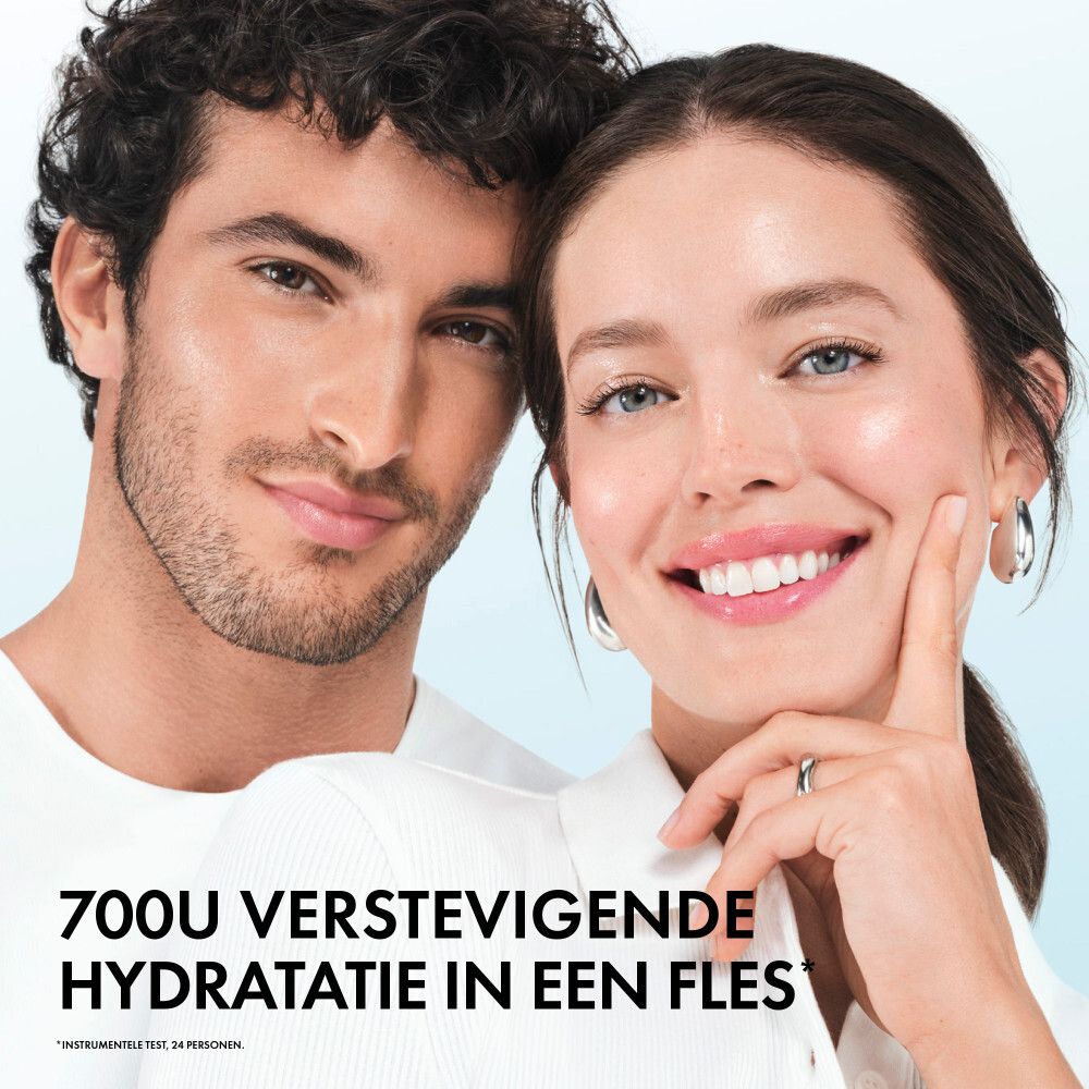 Man en vrouw. Tekst: 700u verstevigende hydratatie in een fles.