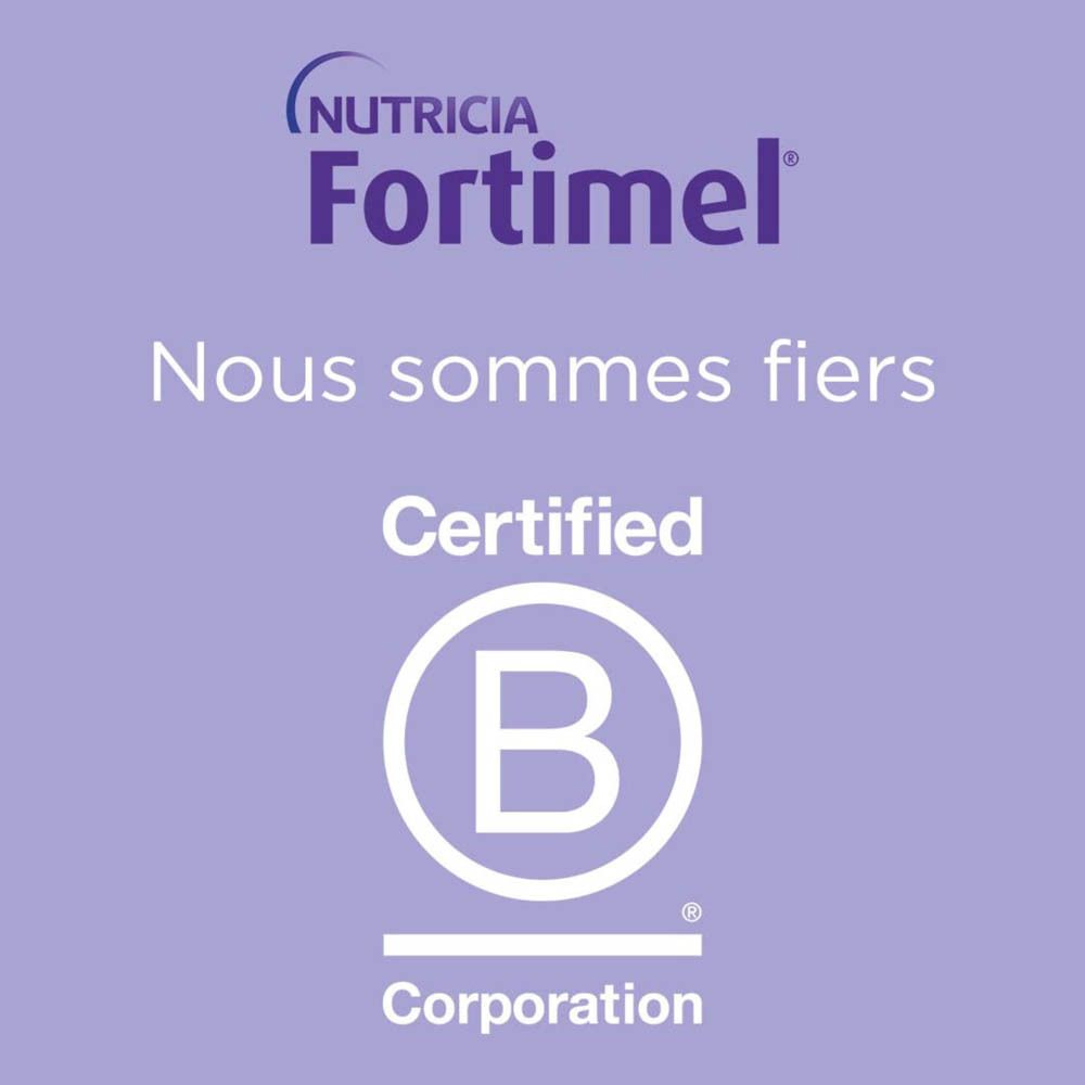 Emballage de 4 bouteilles Nutricia Fortimel Compact 2.4kcal Vanille. Bouteilles à bouchons violets, emballées.