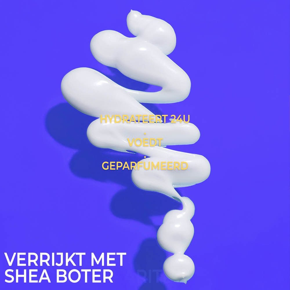 Crème op blauwe achtergrond. Tekst: Hydrateert 24u, Voedt, Geparfumeerd, Verrijkt met Shea Boter.
