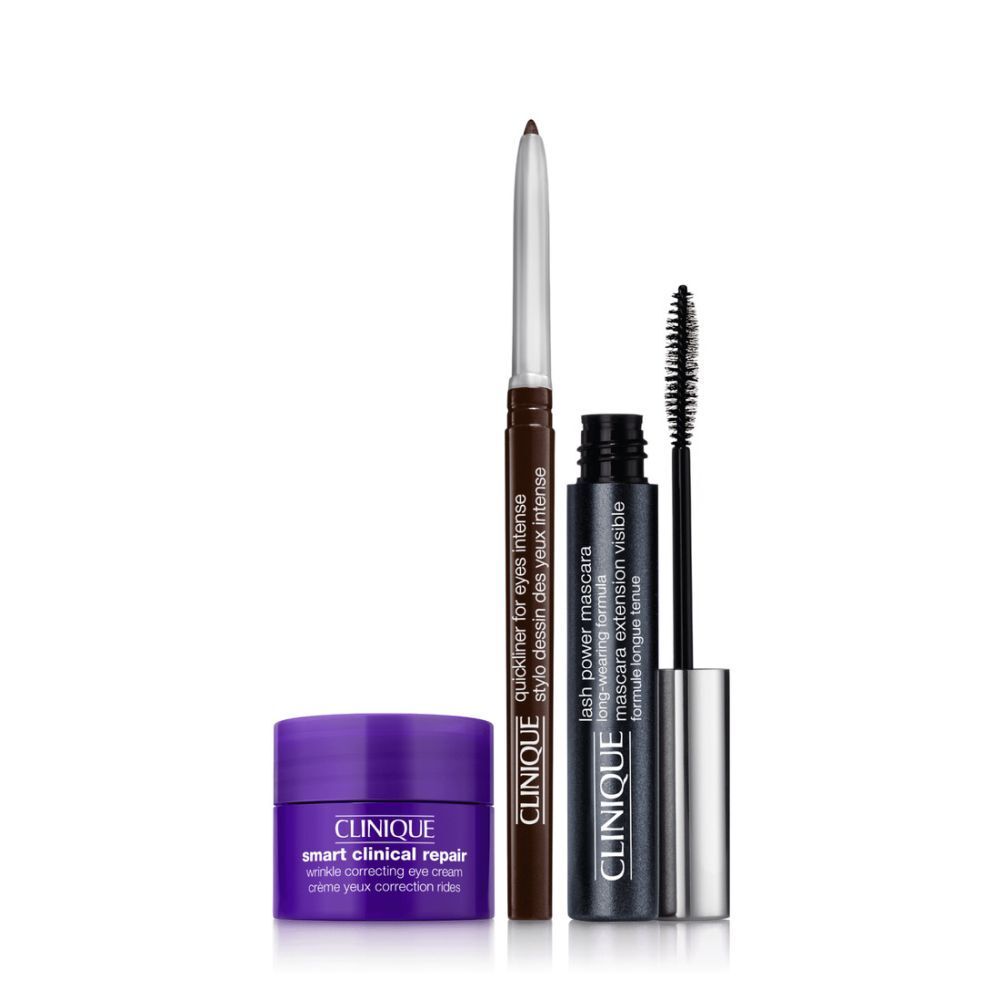 Clinique Eye Essential Set. Bevat mascara, eyeliner en oogcrème. Paarse verpakking met namen en sterren.