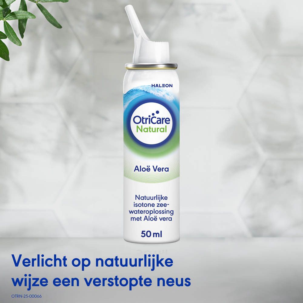 OtriCare Natural Aloe Vera neusspray en verpakking. Witte verpakking met blauwgroen design.