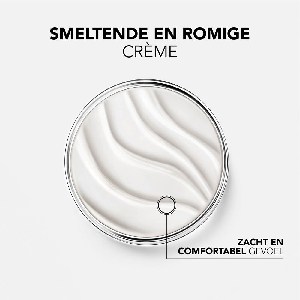 Vrouw brengt crème aan, tekst over klinische resultaten. Roze achtergrond.