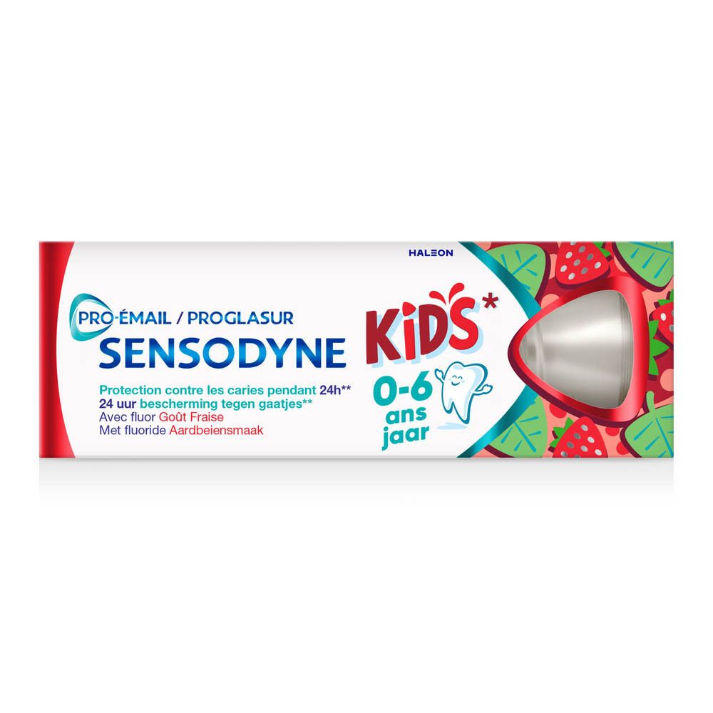 Tandpastatube Sensodyne Pro-Émail Kids 0-6 ans. Aardbeiensmaak. Met fluoride. Verpakking met aardbeien.