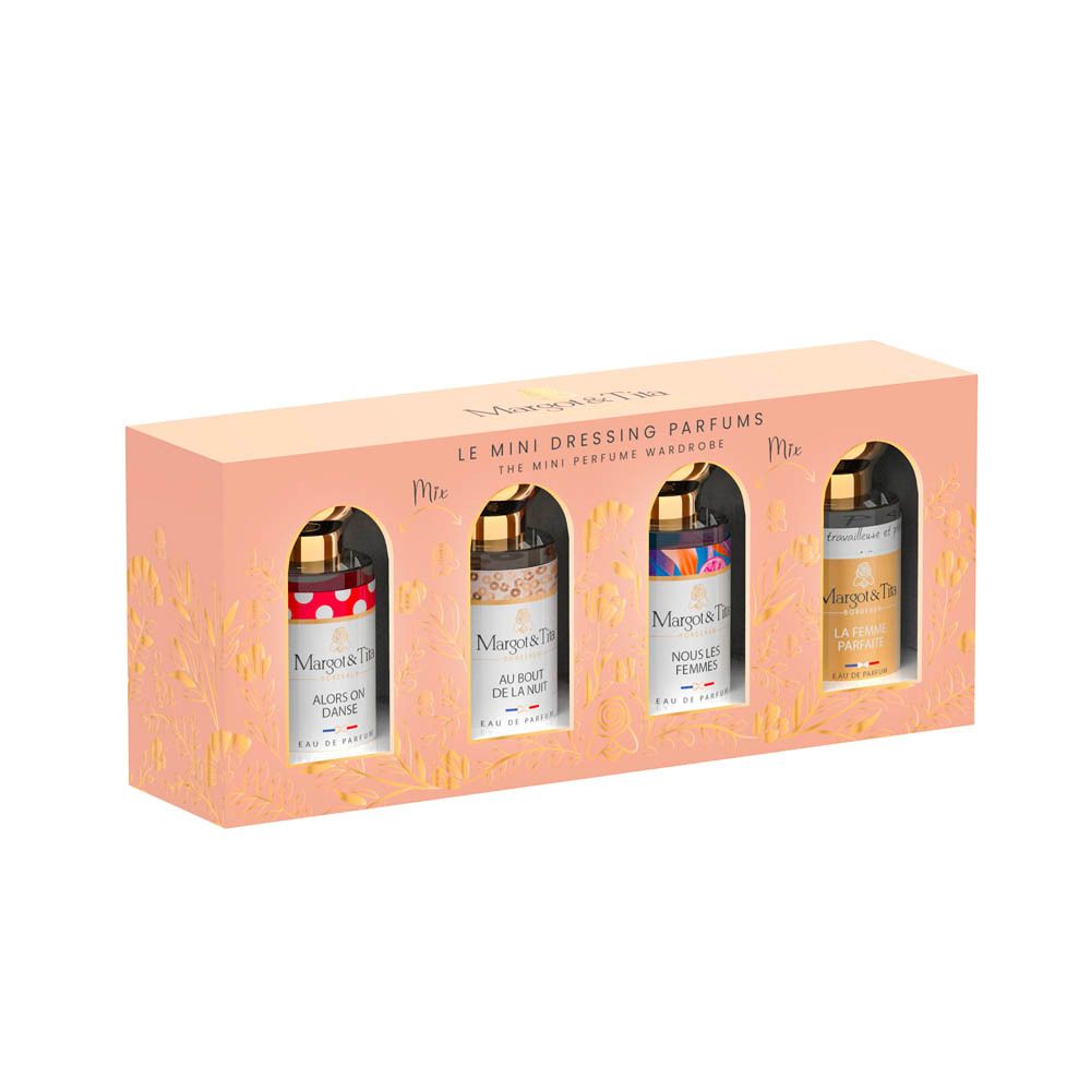 Coffret cadeau avec quatre mini-parfums. Chaque flacon a un bouchon doré et une étiquette colorée. La boîte est beige.