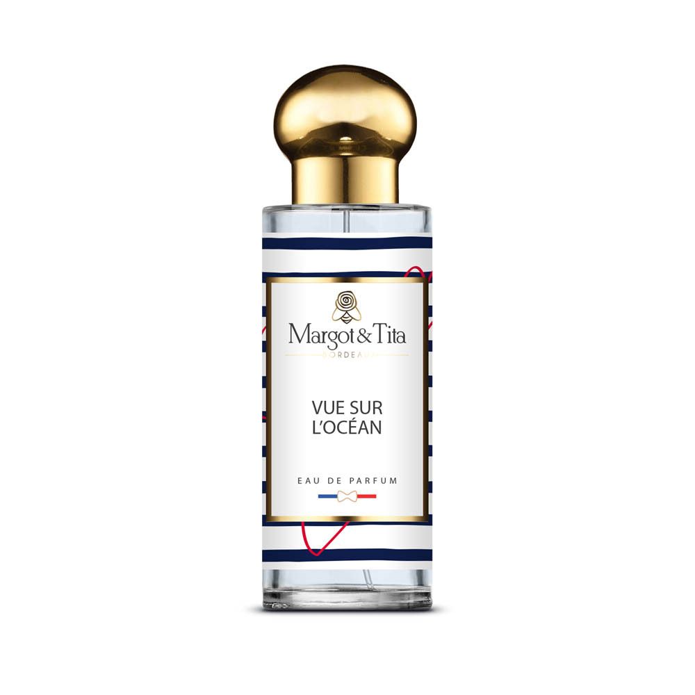Margot & Tita Vue Sur Océan Eau de Parfum fles met gouden dop en blauw-wit gestreept etiket.