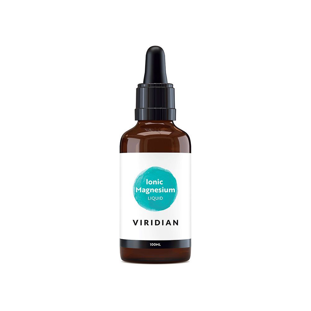 Bruine glazen fles met zwarte druppelaar. Etiket met blauwe cirkel en tekst: Ionic Magnesium Liquid, Viridian. Veganistisch logo.