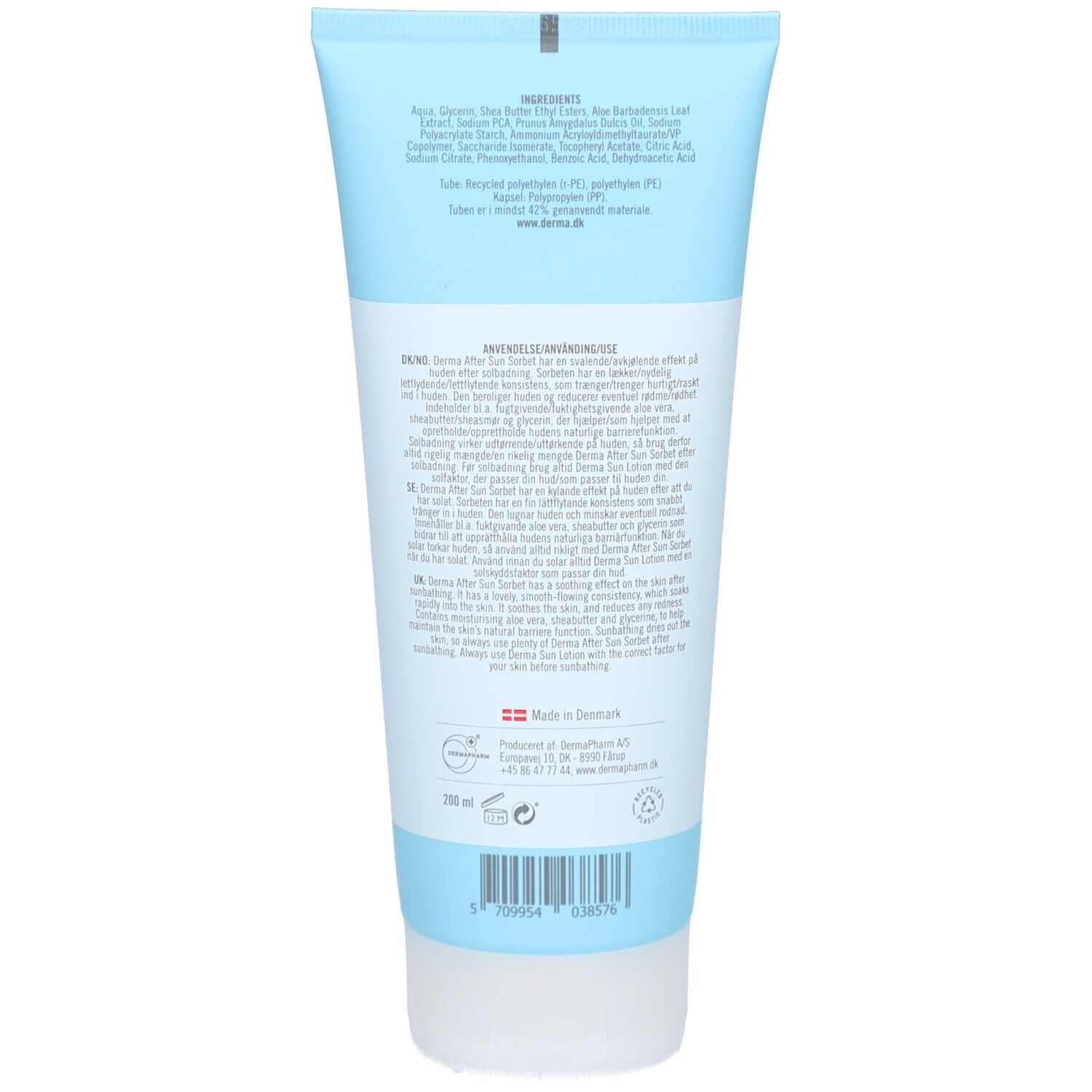 Achterkant van een lichtblauwe tube. Bevat ingrediënten, gebruiksaanwijzing en fabrikantinfo. Met barcode en "Made in Denmark".