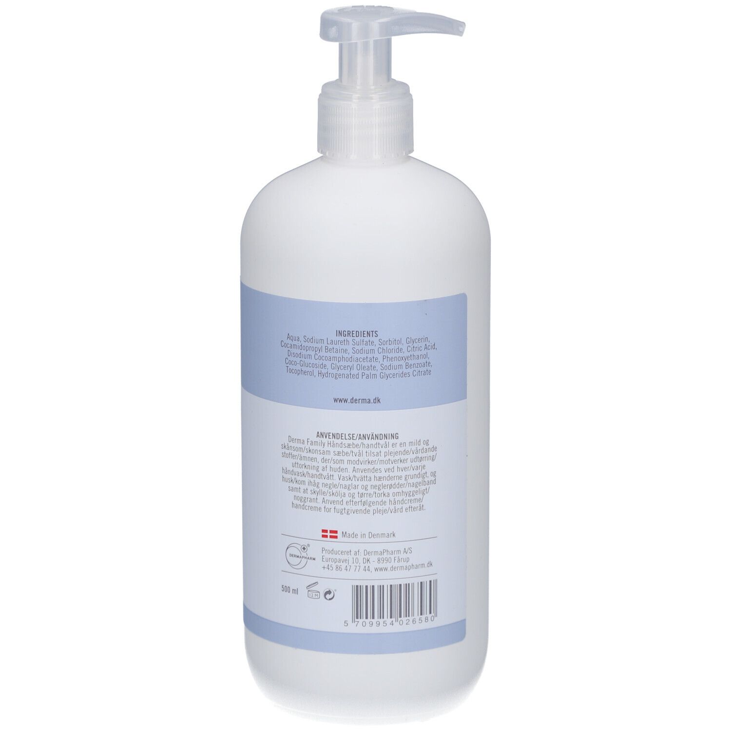 Achterkant van een witte handzeepfles met blauw etiket. Tekst: Ingrediënten, Made in Denmark, 500 ml.