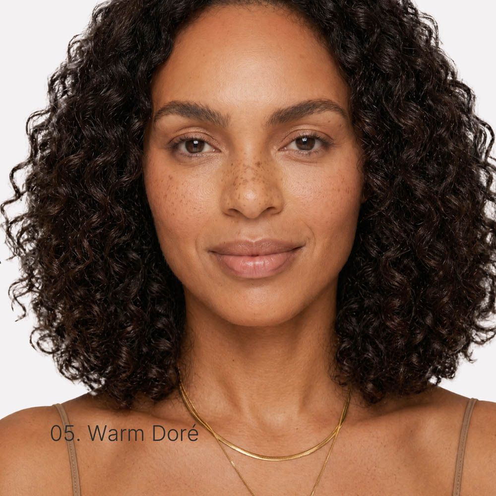 Couleurs de Noir Serum Foundation SPF30 05 Warm Doré Doos, achterkant.