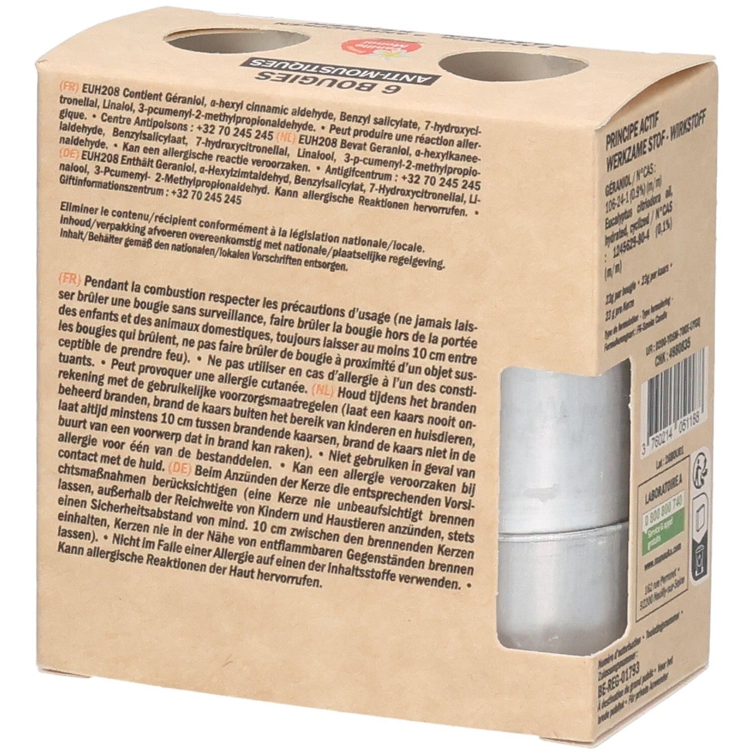 Achterkant van de kartonnen doos met 6 anti-mug kaarsen. Bevat waarschuwingen en gebruiksinformatie. Twee kaarsen zichtbaar.