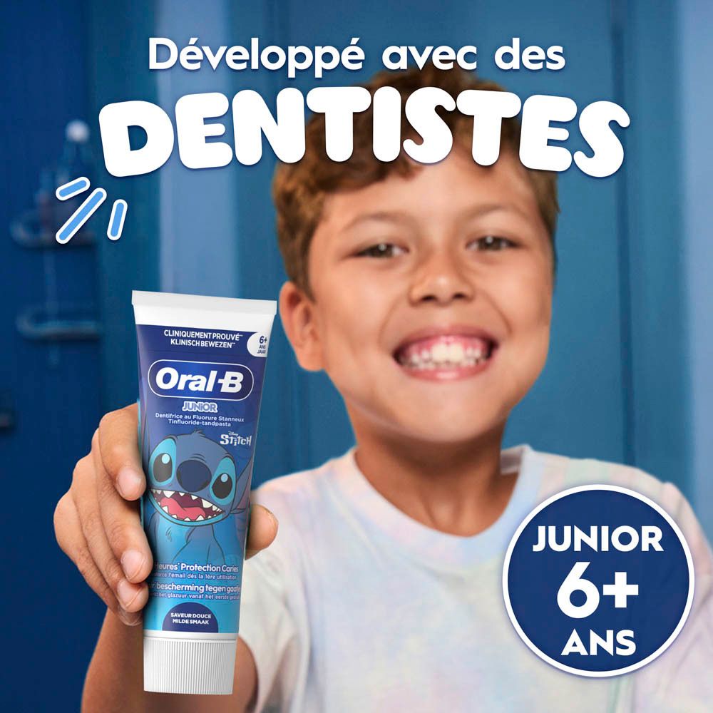 Garçon avec tube de dentifrice. Oral-B Junior, 6+ ans. Développé avec dentistes.