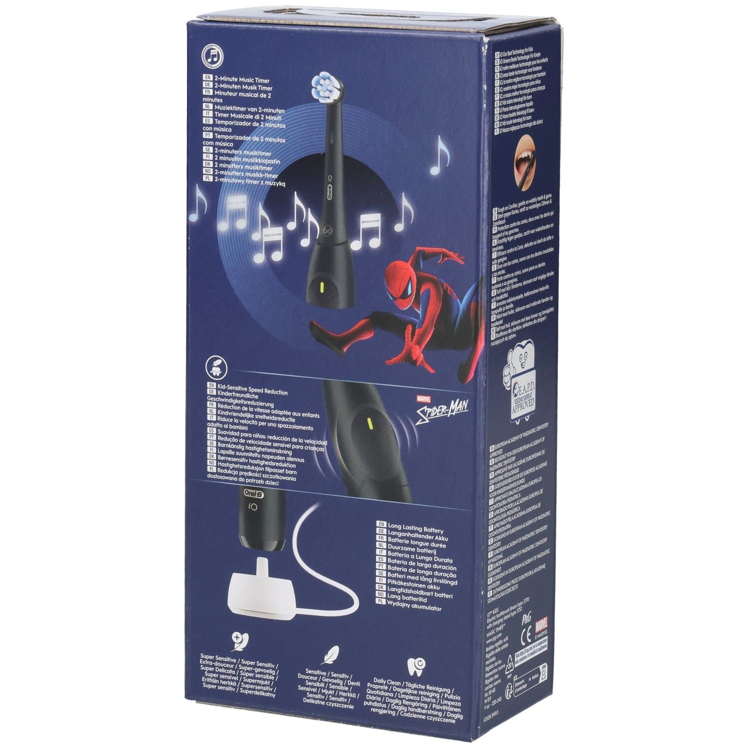 Achterkant van de verpakking. Oral-B iO Kids Spider-Man. Tandenborstel en oplaadstation afgebeeld. Tekst en logo's.