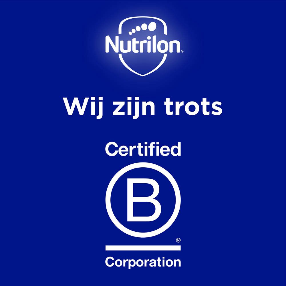 Vrouw met baby buiten. Informatie over 100% plantaardige eiwitten en lactosevrij.