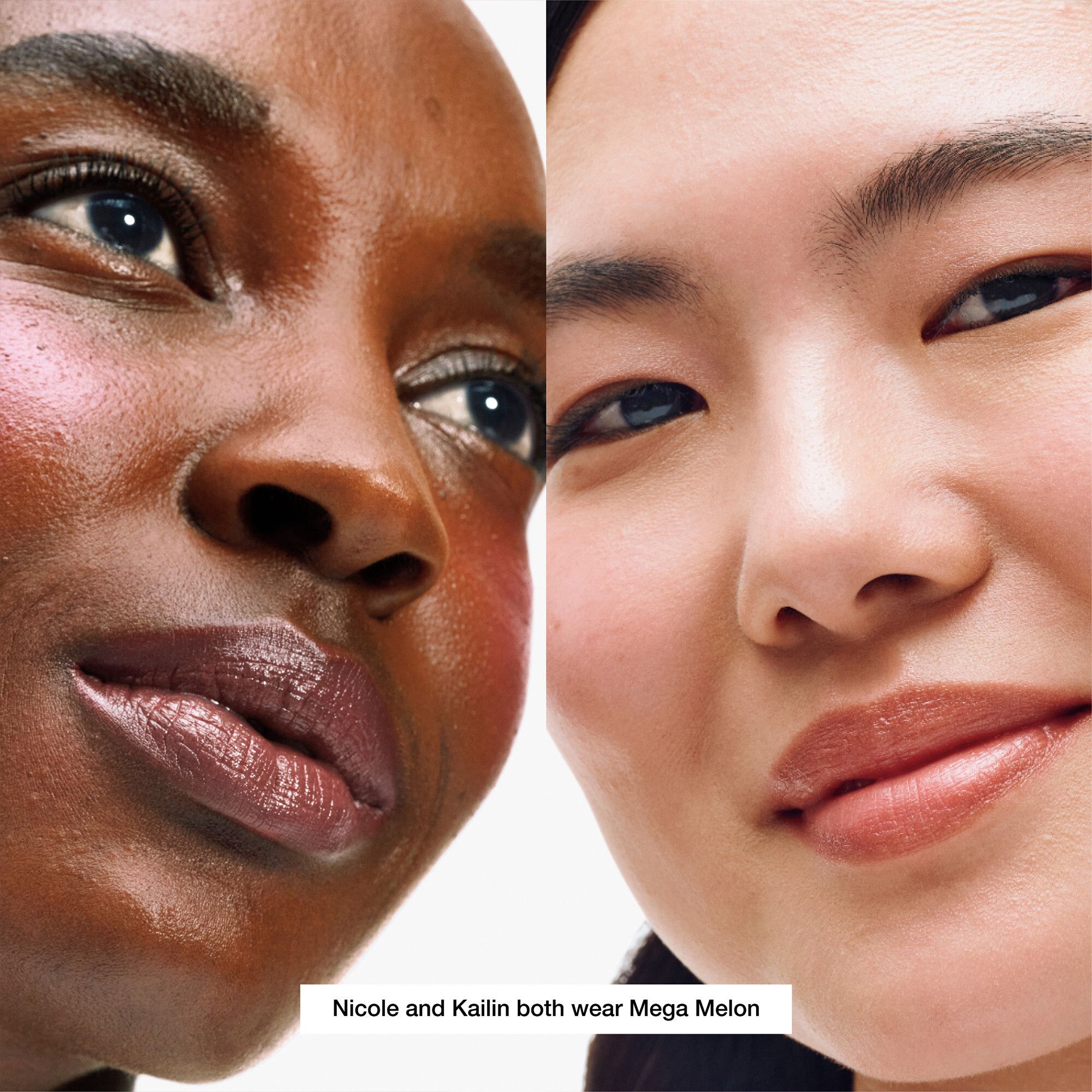 Deux femmes avec la couleur de lèvres Mega Melon. Inscription : Nicole et Kailin portent Mega Melon.