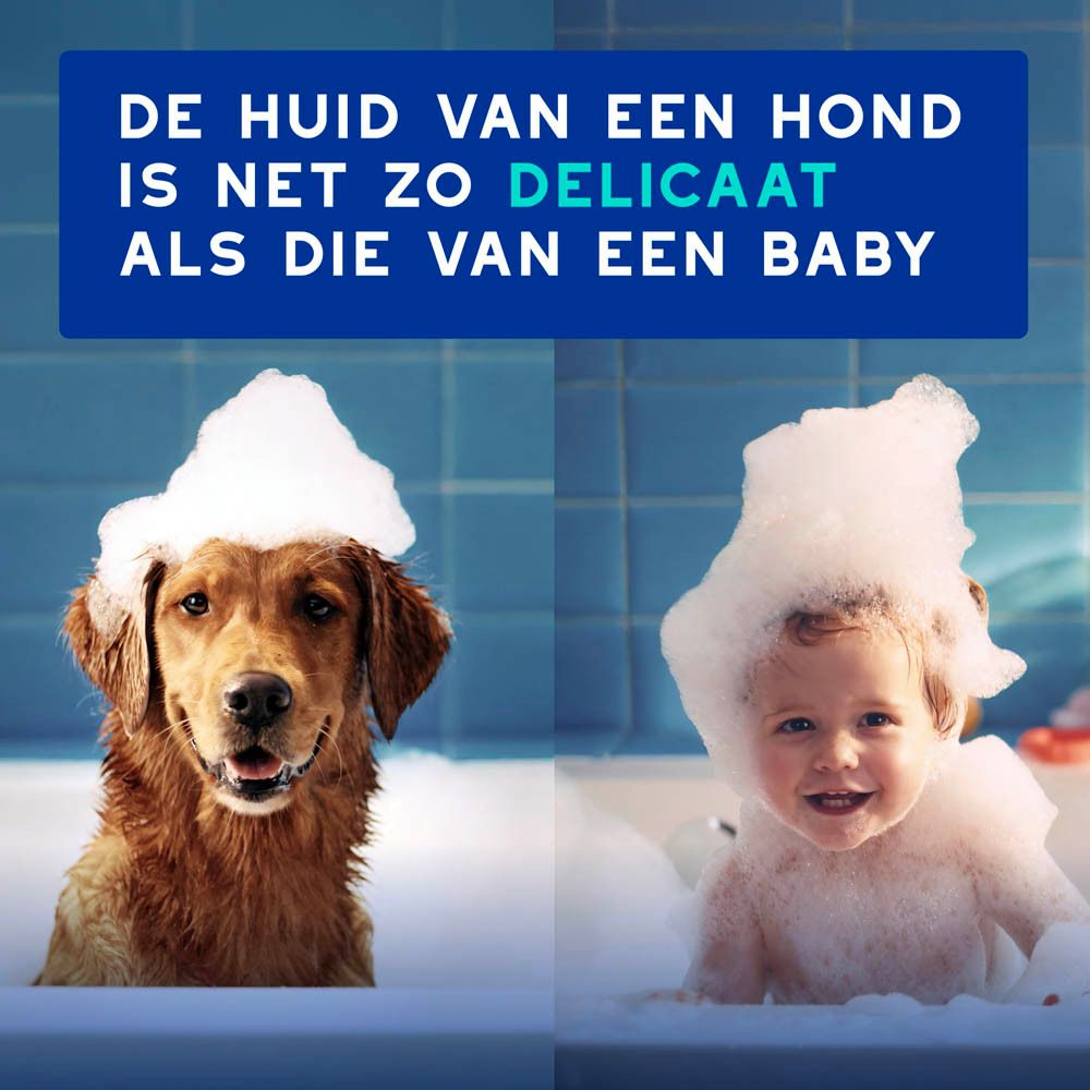 Zijaanzicht van de Douxo SPA Spray fles met sproeikop.