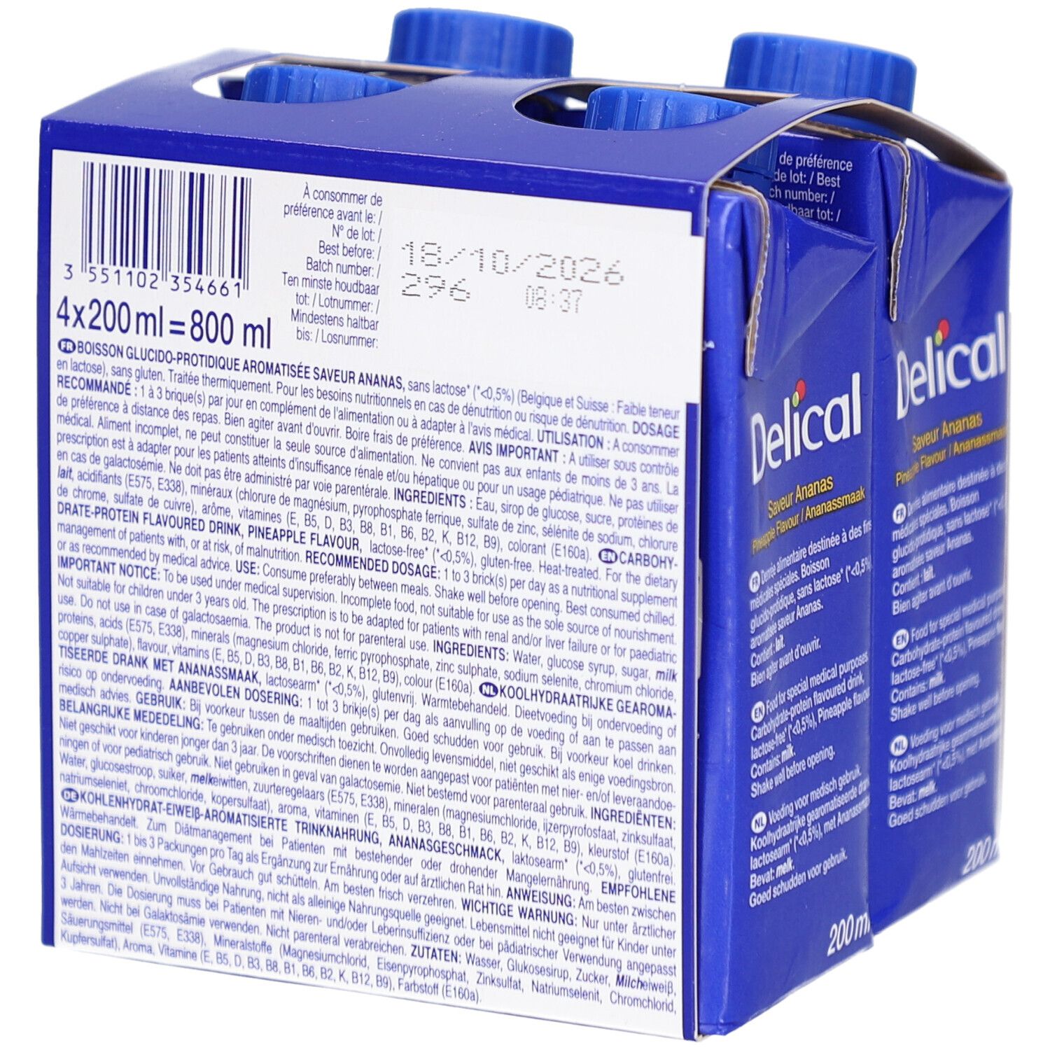 Achterkant van de blauwe verpakking met vier drankjes. Meertalige tekst, houdbaarheidsdatum 18/10/2026.