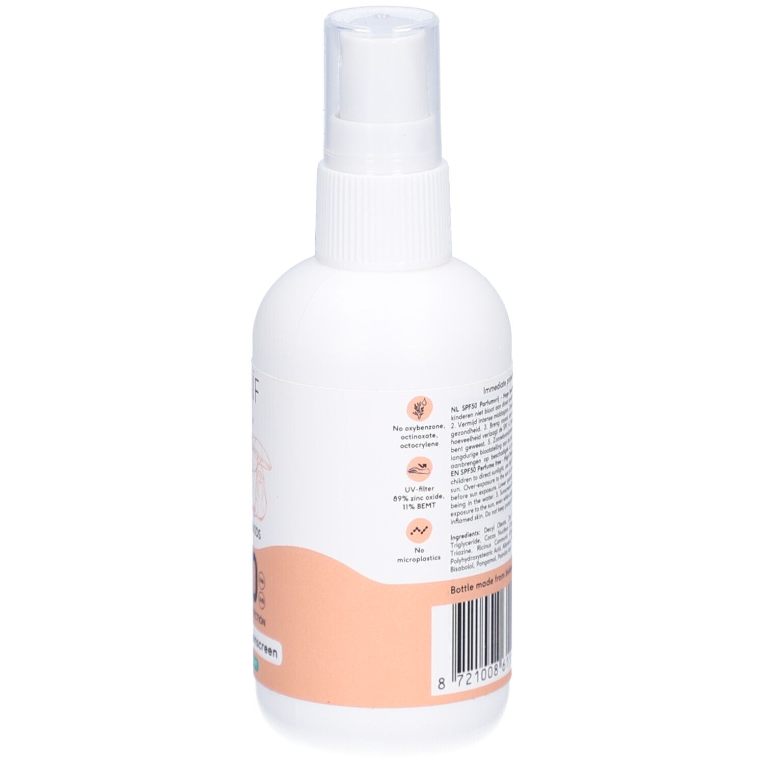 Achterkant van de witte fles. Meertalige tekst. Informatie en pictogrammen. Barcode.