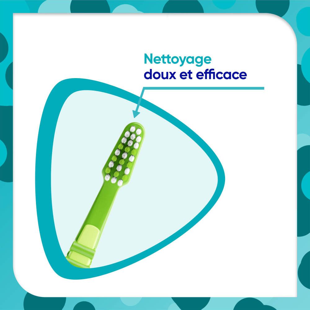 Brosse à dents Sensodyne enfant, poils souples pour un nettoyage doux et efficace.