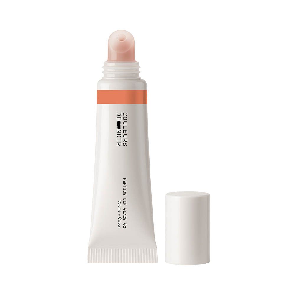 Applicatorflesje van Couleurs de Noir Peptide Lip Glaze 02 Glazed Nectar, geopend, met zichtbare applicator.