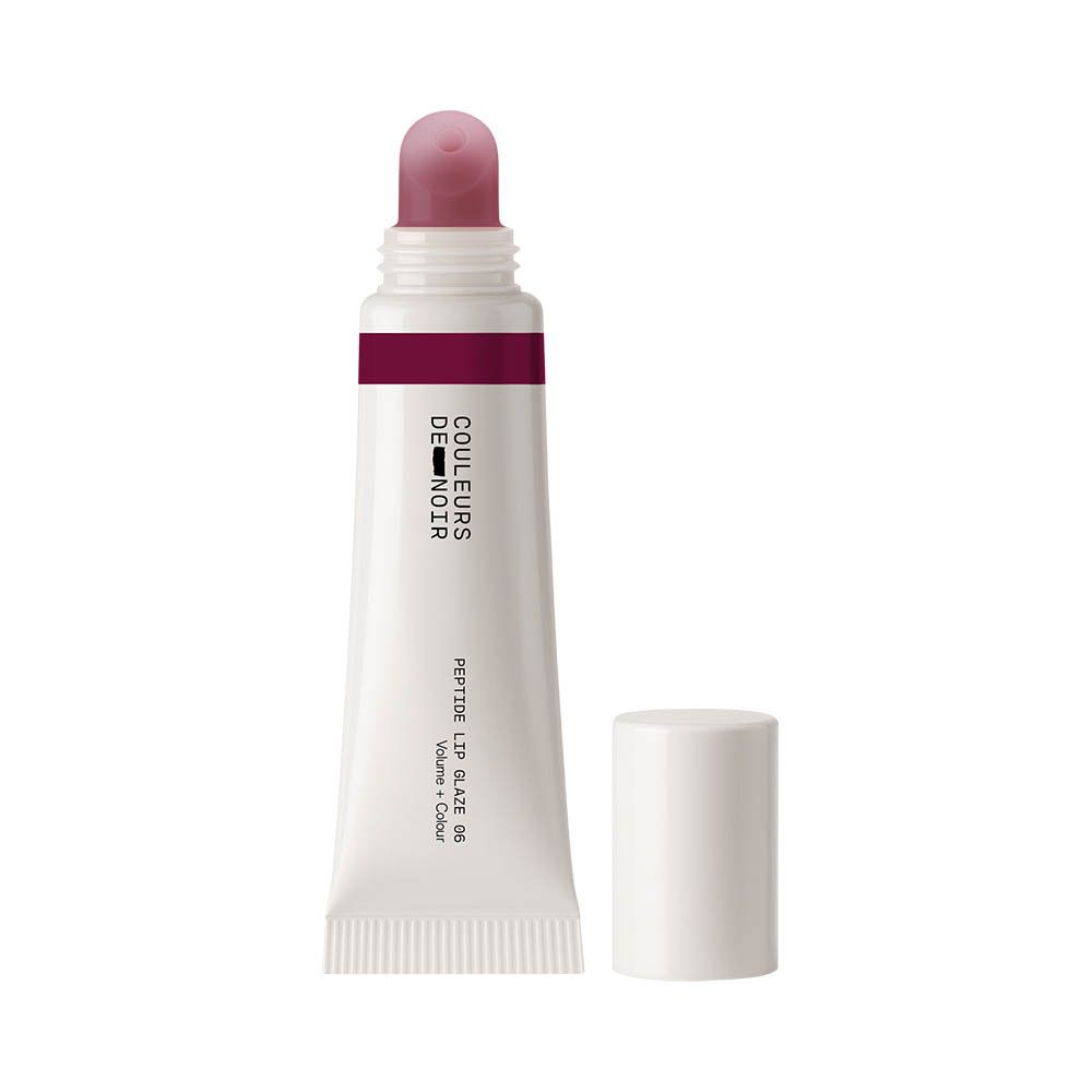 Couleurs de Noir Peptide Lip Glaze 06 Velvet Plum dans son tube avec applicateur.