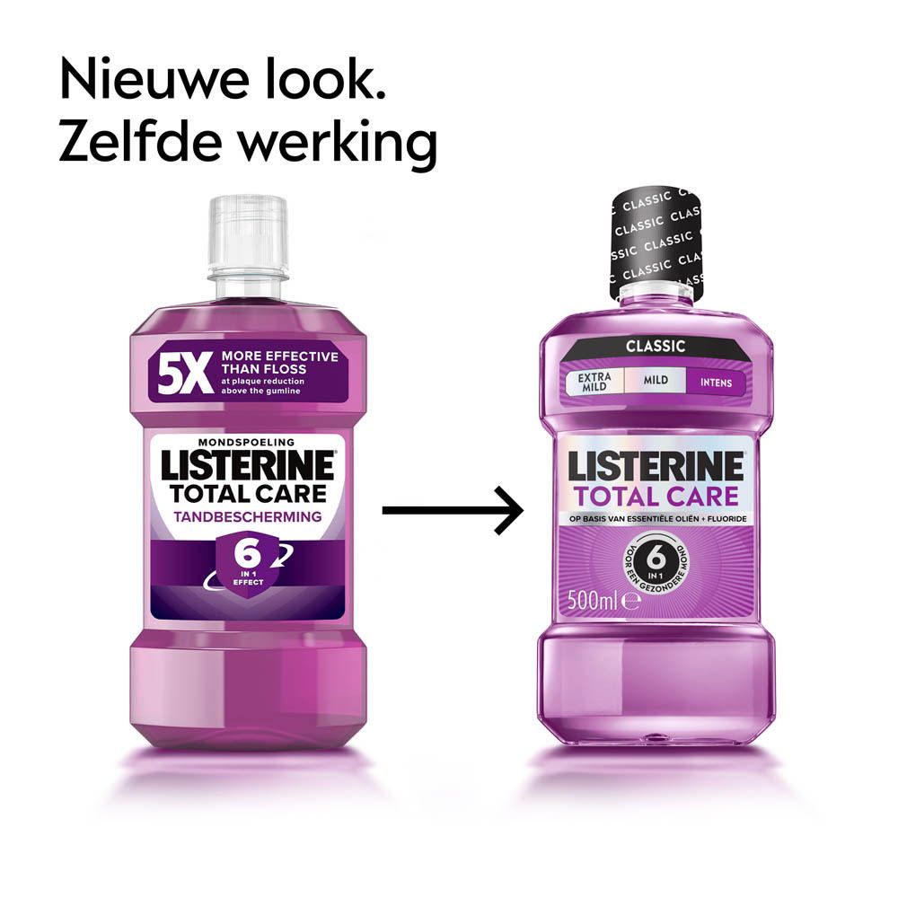 Twee flessen Listerine Total Care mondspoeling. De linker fles toont '5x effectiever dan flosdraad'. De rechter fles is 500ml.