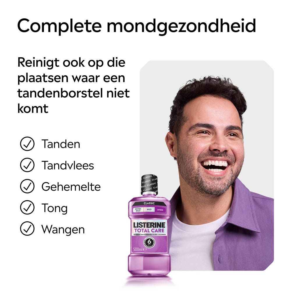 Listerine Total Care mondwater, 500ml, paarse fles, naast lachende man.