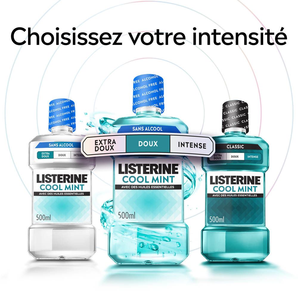 Trois bouteilles de bain de bouche Listerine Cool Mint de différentes intensités : Extra Doux, Doux et Intense.