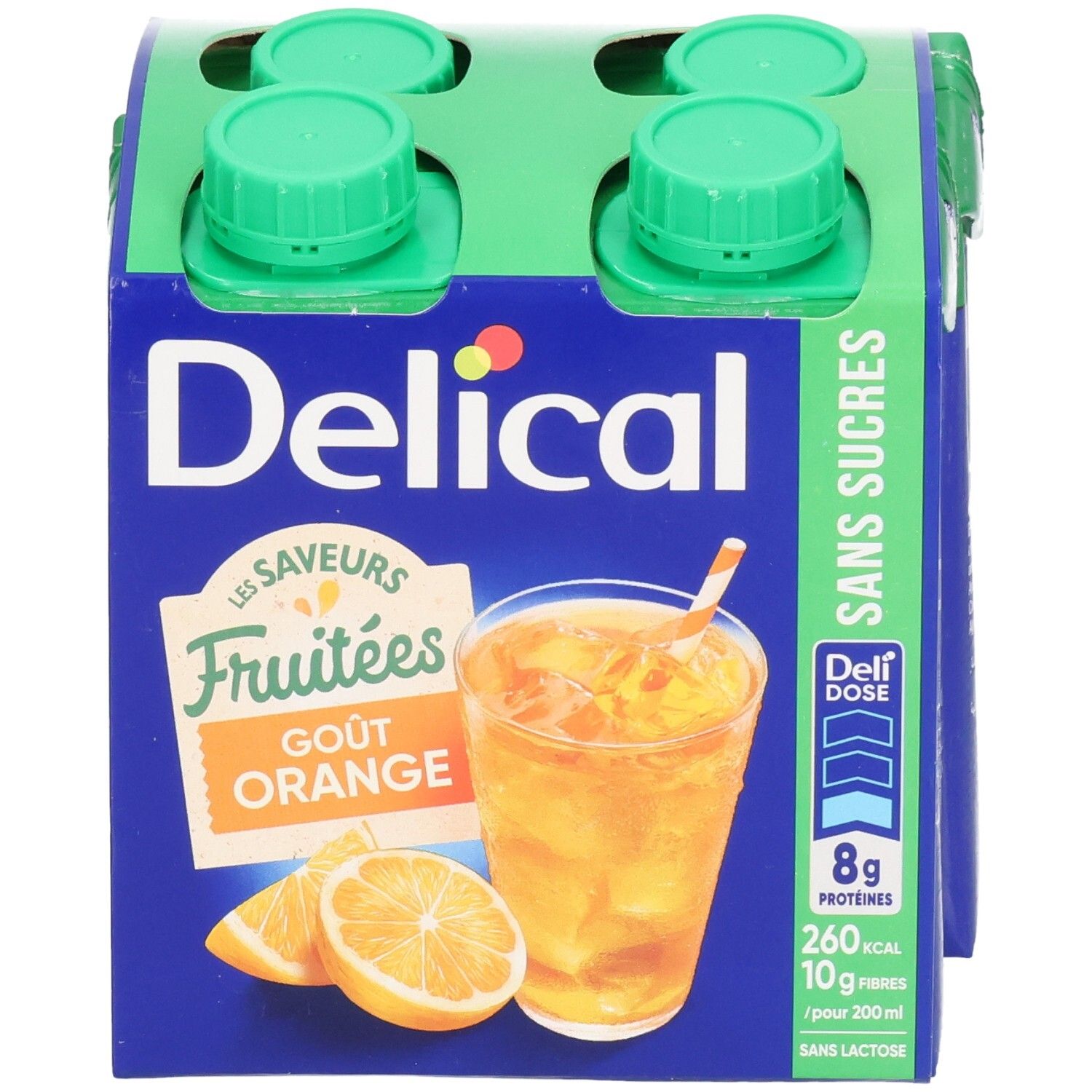 Verpakking van vier Delical Fruitdrink. Sinaasappelsmaak, zonder suiker. Afbeelding van drank met sinaasappelschijfjes.
