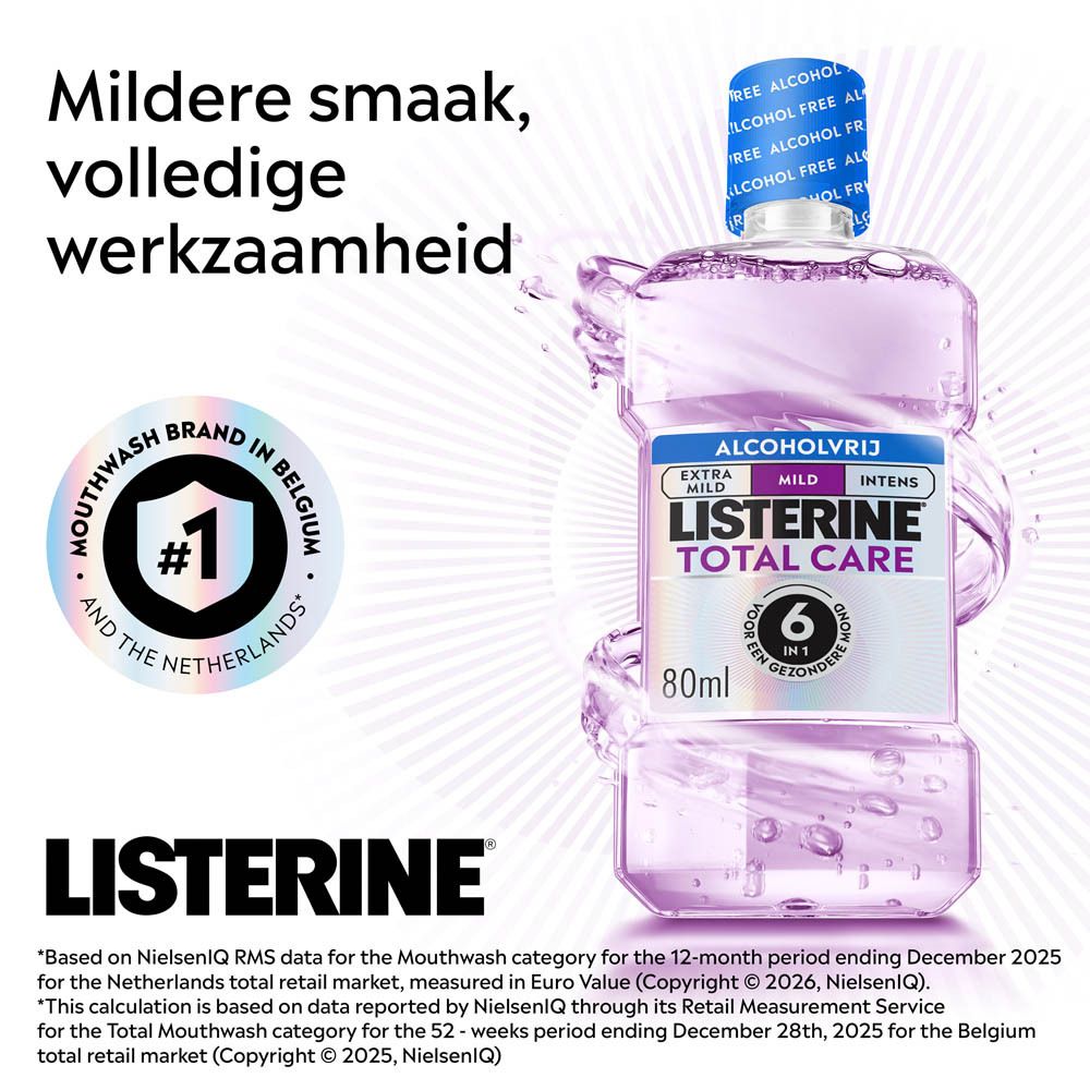 Fles LISTERINE Total Care mondspoeling met tekst over milde smaak.