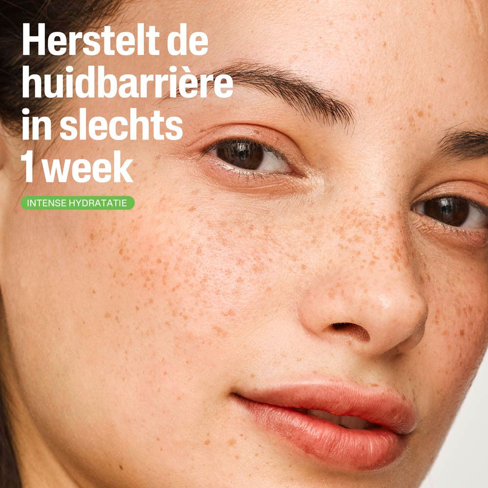 Zijaanzicht van een Cetaphil vochtinbrengende crème pot met Nederlandse belettering.