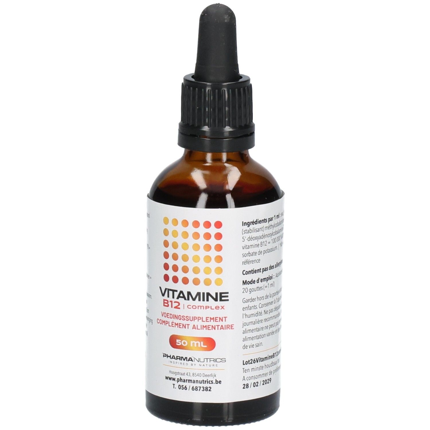 Bruine glazen fles met zwarte dop en pipet. Etiket met productinformatie en de tekst VITAMINE B12 COMPLEX.