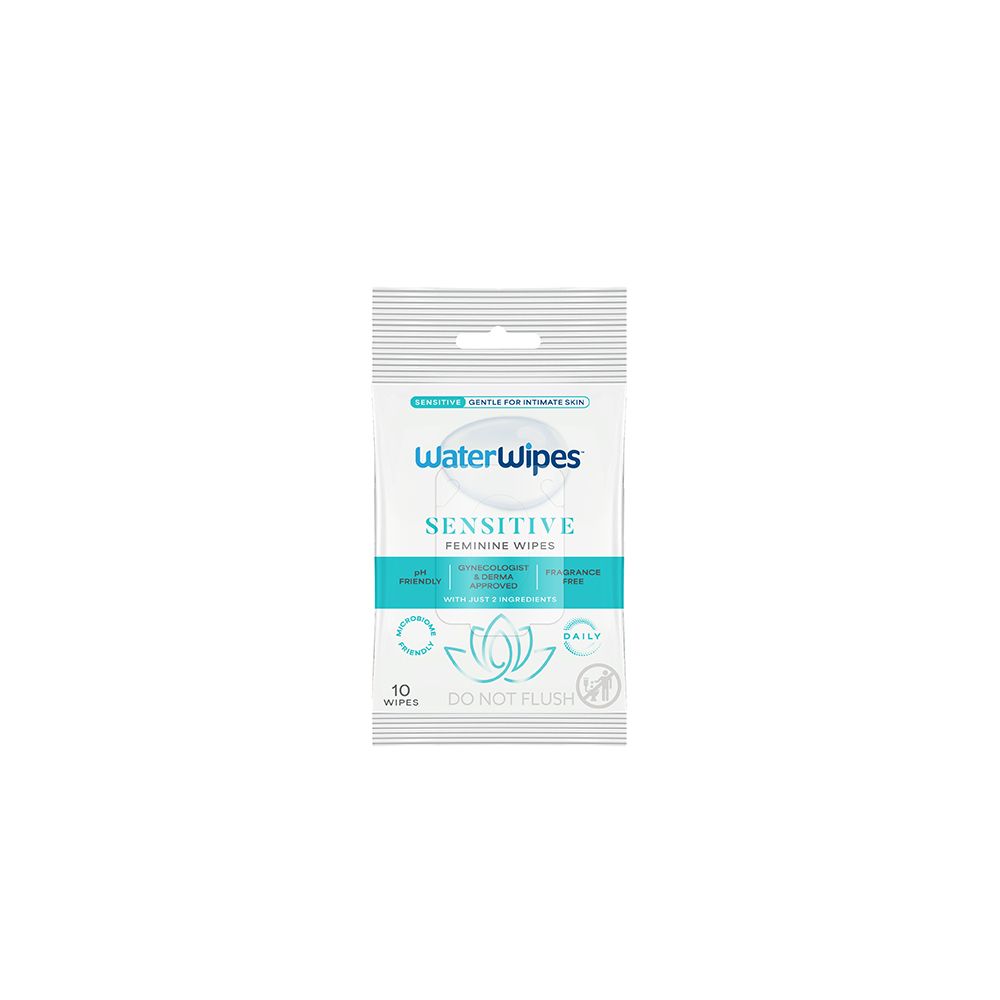 Petit emballage blanc avec texte bleu. Contient "WaterWipes Sensitive Feminine Wipes". Texte : "10 wipes", "Do not flush".