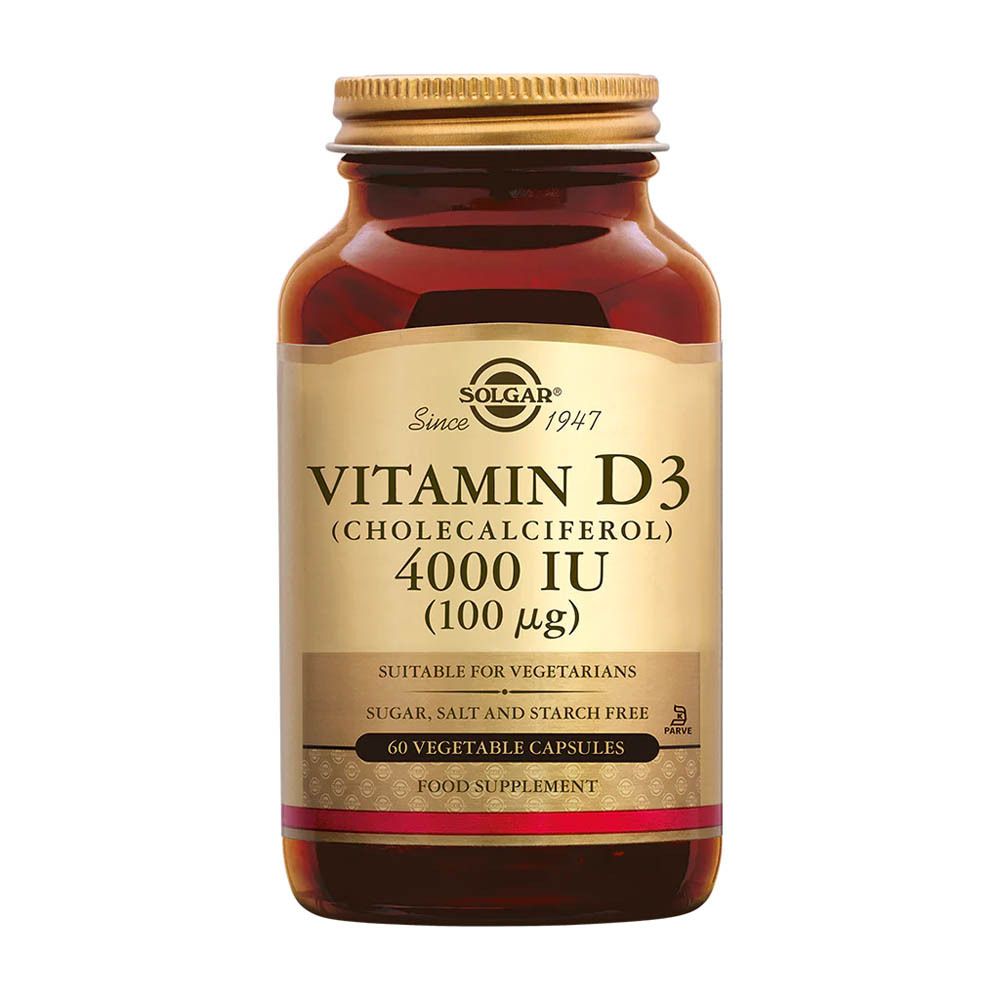 Bruine glazen fles met gouden dop. Etiket met "Vitamin D3 4000 IU" en Solgar-logo. 60 plantaardige capsules.