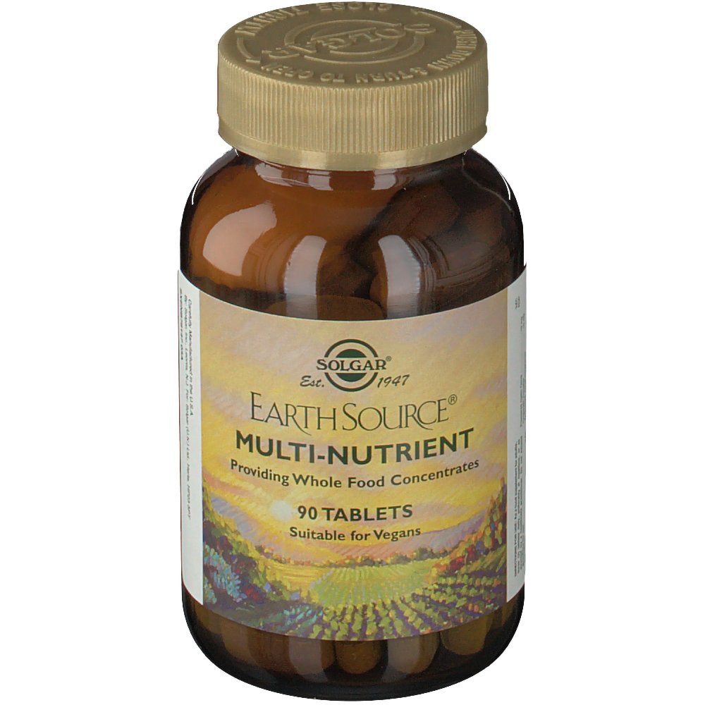 Bruine glazen fles met gouden dop. Etiket met "Earth Source Multi-Nutrient" en "90 tabletten". Geschikt voor veganisten.