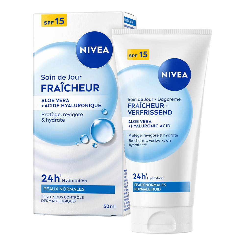 NIVEA dagcrème tube met blauwe dop. Bevat vitamine E en SPF 15.