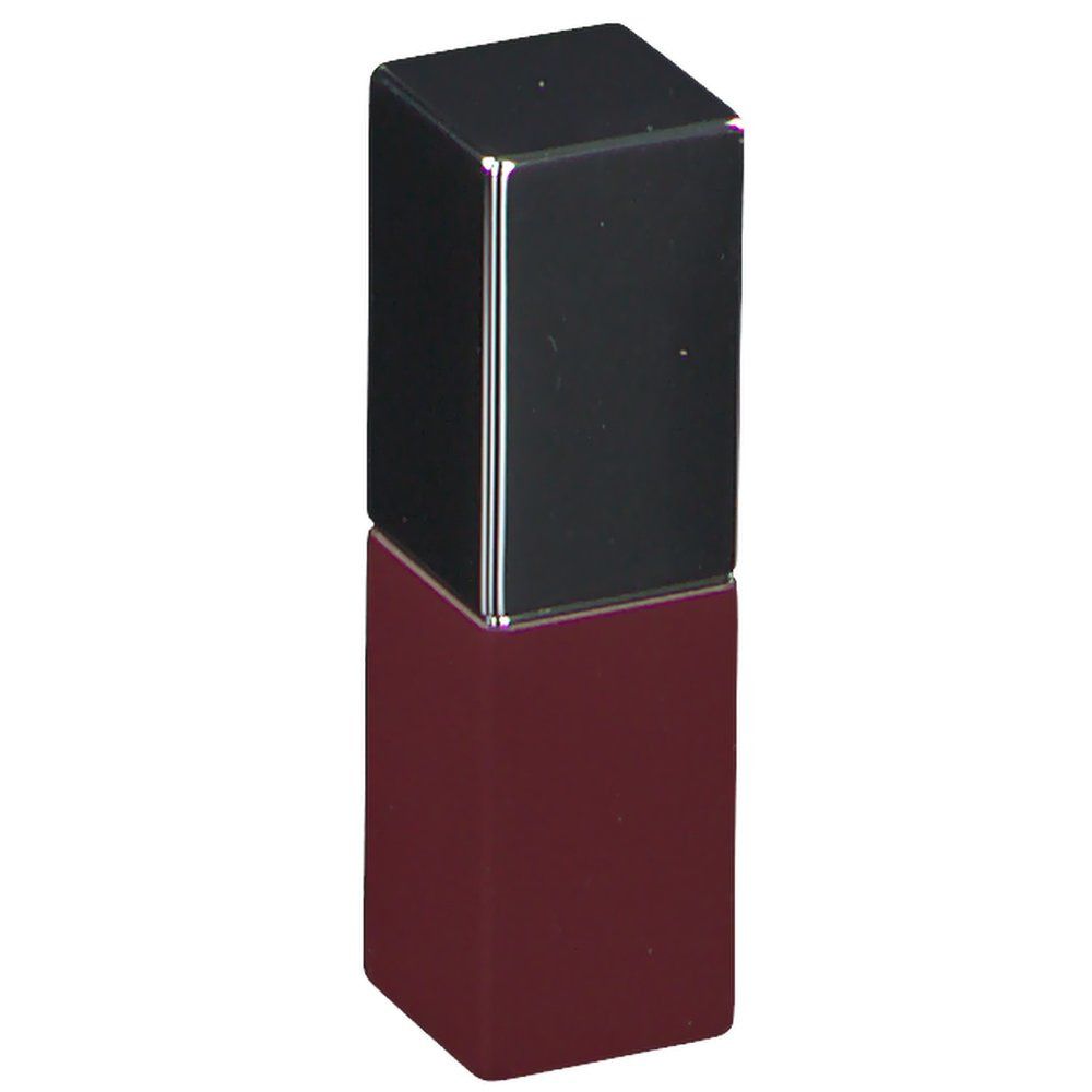 Rouge à lèvres de forme carrée. Le capuchon est argenté. Le corps du rouge à lèvres est rouge foncé.